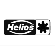 Weißer Schriftzug "Helios" in einem schwarzen Oval, daneben ein stilisiertes schwarzes Zahnrad-Symbol in einem rechteckigen Rahmen. Helios_Logo